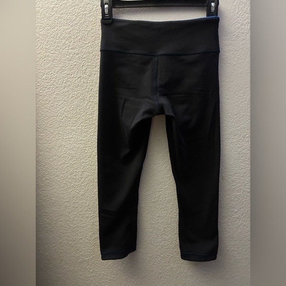 Lululemon Wunder Under Crop Reversible 4 - Picture 9 of 13